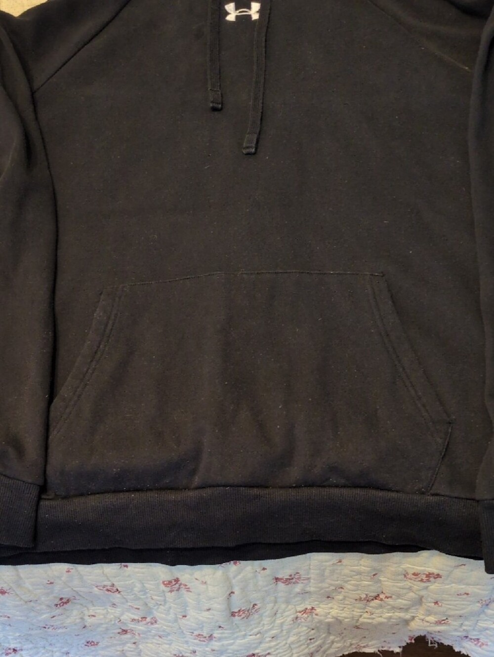 Under Armour Men’s Black Crewneck Hoodie with Logo And Kangaroo Pocket - Picture 5 of 8